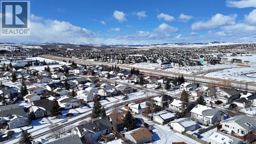 18 West Murphy Place, Cochrane, Alberta  T4C 1L8 - Photo 37 - A2292794