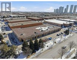 4 - 299 APPLEWOOD CRESCENT, Vaughan, Ontario