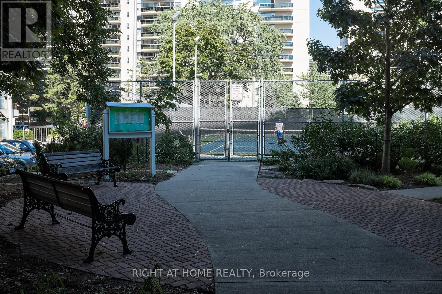 607 - 80 Quebec Avenue, Toronto, Ontario  M6P 4B7 - Photo 19 - W12875566