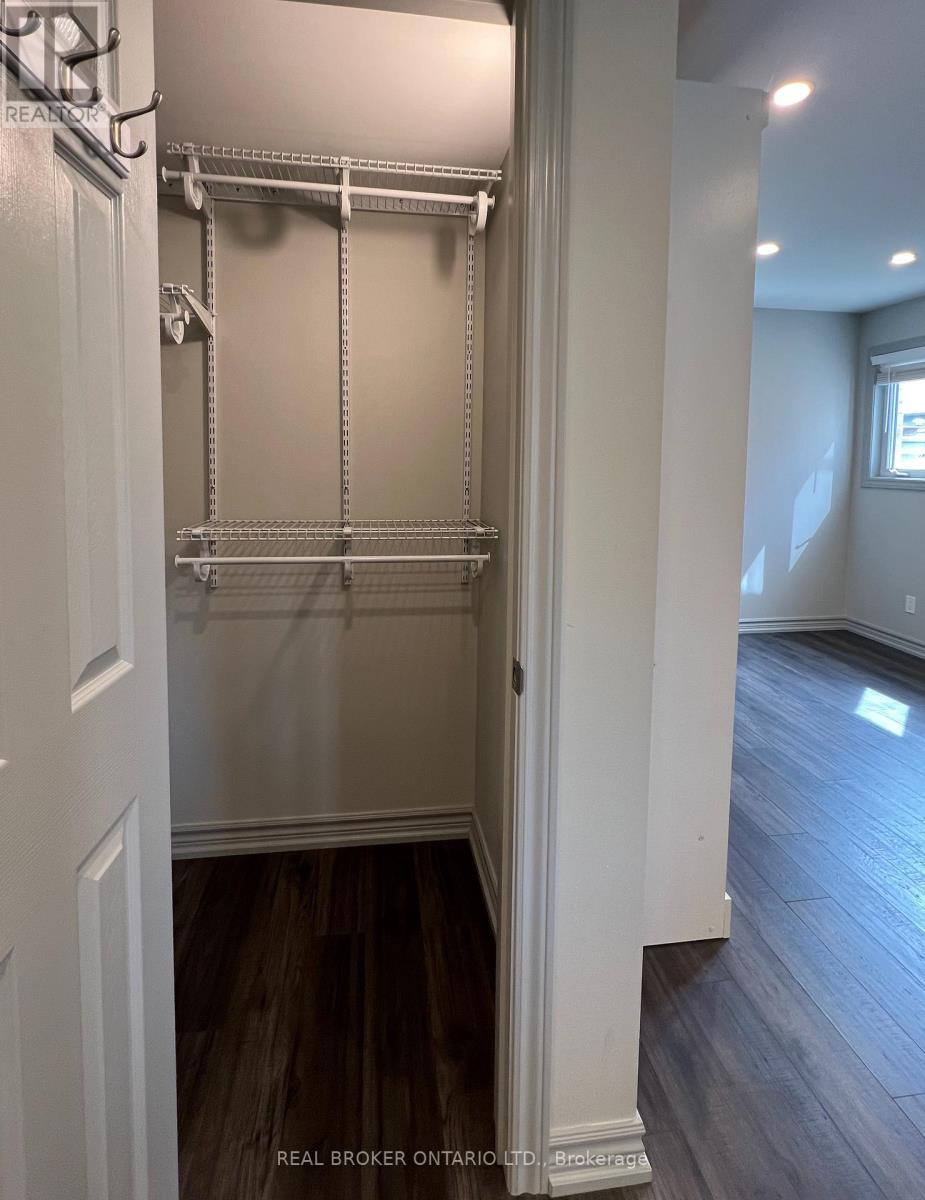 70 Juglans Crescent, Whitchurch-Stouffville, Ontario  L4A 1S5 - Photo 8 - N12822824