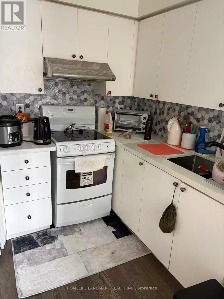 27 - 4620 GUILDWOOD WAY, Mississauga, Ontario