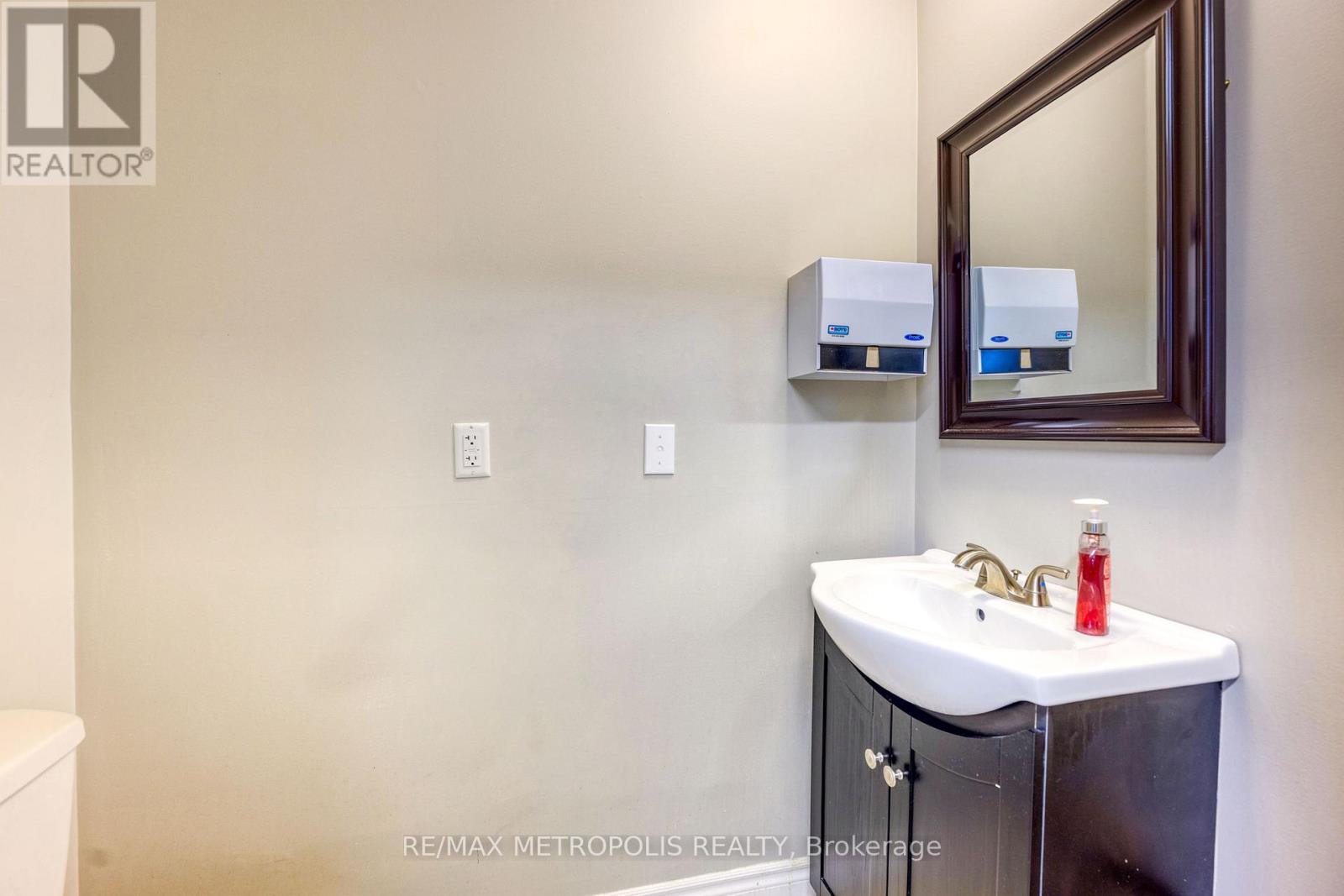 2695 Hamilton Road, Sarnia, Ontario  N0N 1C0 - Photo 31 - X12878638