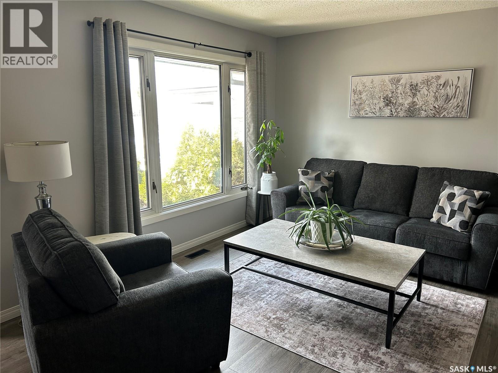 891 Cartier Avenue, Moose Jaw, Saskatchewan  S6H 1L9 - Photo 10 - SK030359