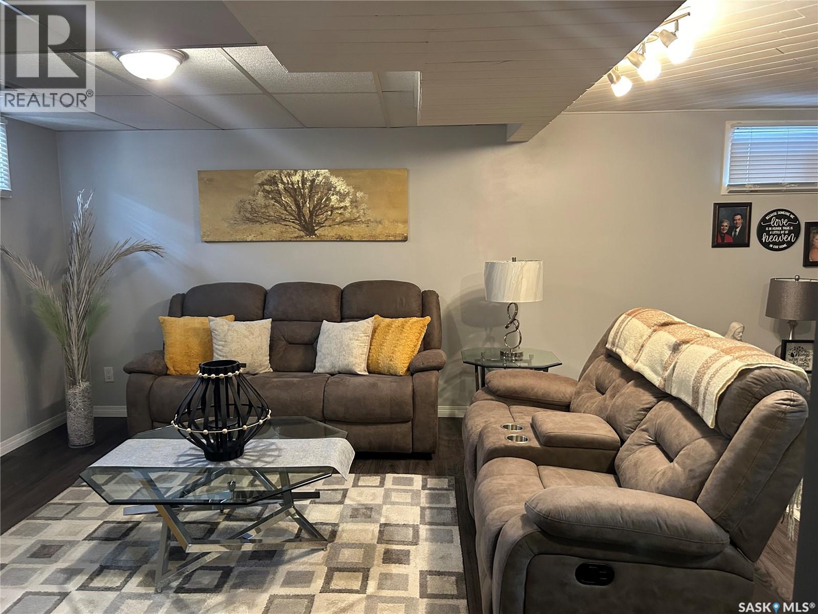 891 Cartier Avenue, Moose Jaw, Saskatchewan  S6H 1L9 - Photo 29 - SK030359