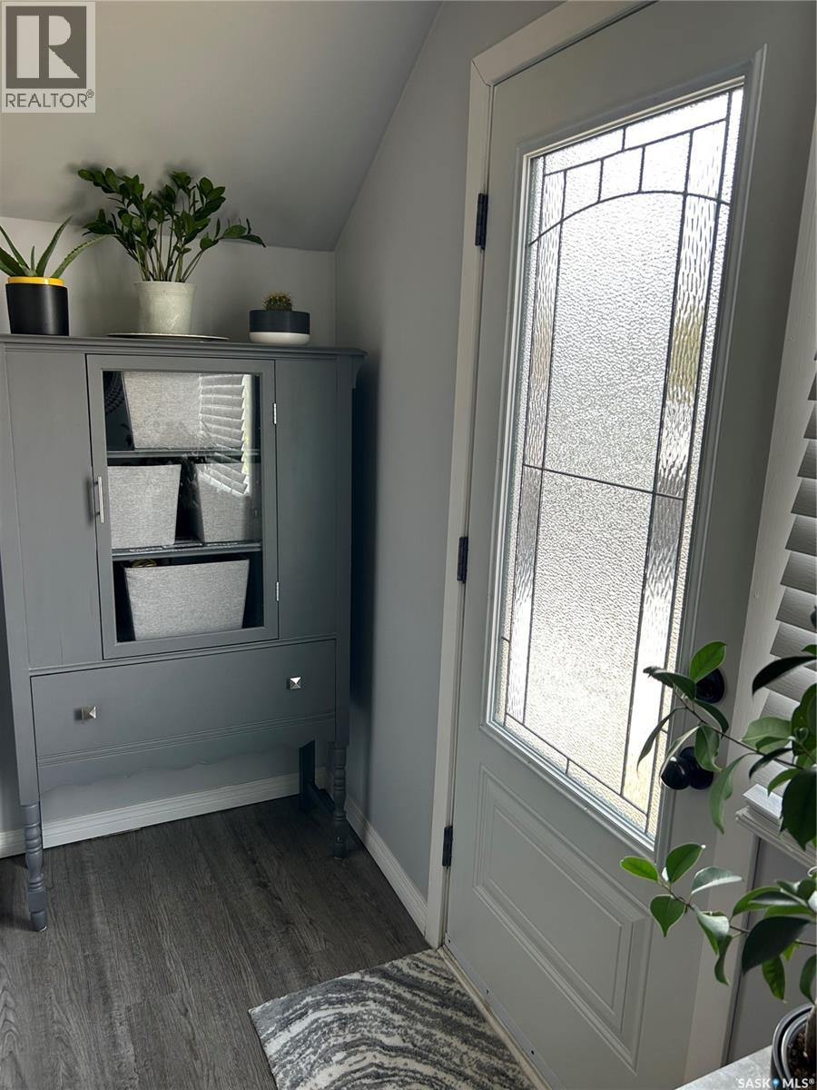 891 Cartier Avenue, Moose Jaw, Saskatchewan  S6H 1L9 - Photo 3 - SK030359