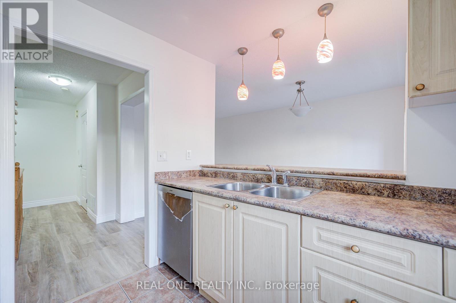 3036 Dewridge Avenue, Oakville, Ontario  L6M 5H9 - Photo 5 - W12660634