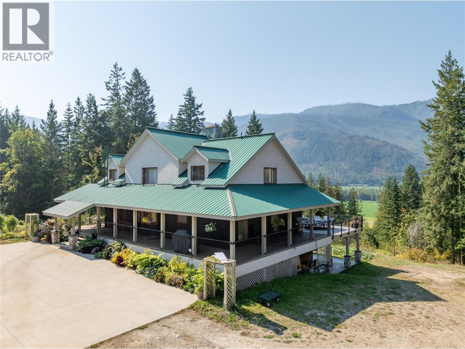 1403 Notch Hill Road, Sorrento, British Columbia