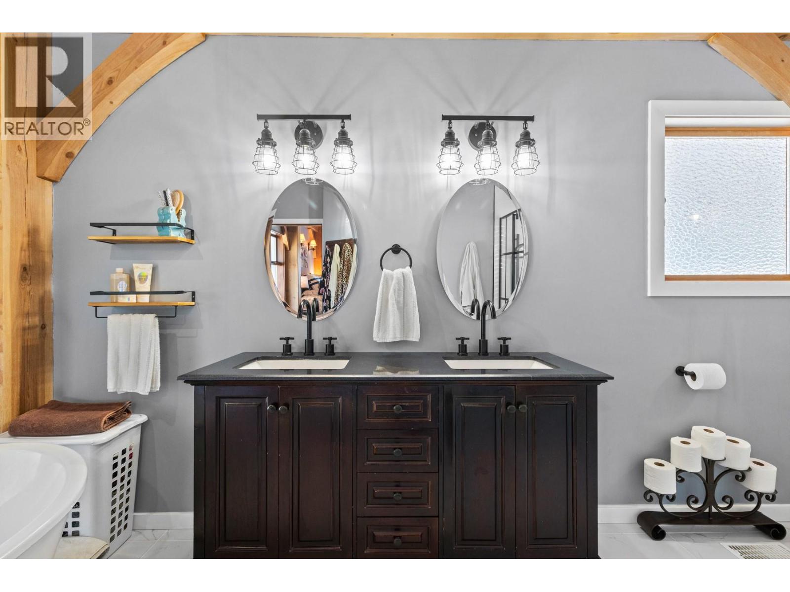 1403 Notch Hill Road, Sorrento, British Columbia  V0E 2W1 - Photo 25 - 10378768