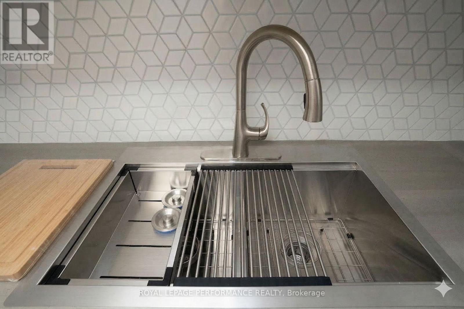 102 - 45 Holland Avenue, Ottawa, Ontario  K1Y 4S3 - Photo 11 - X12878730