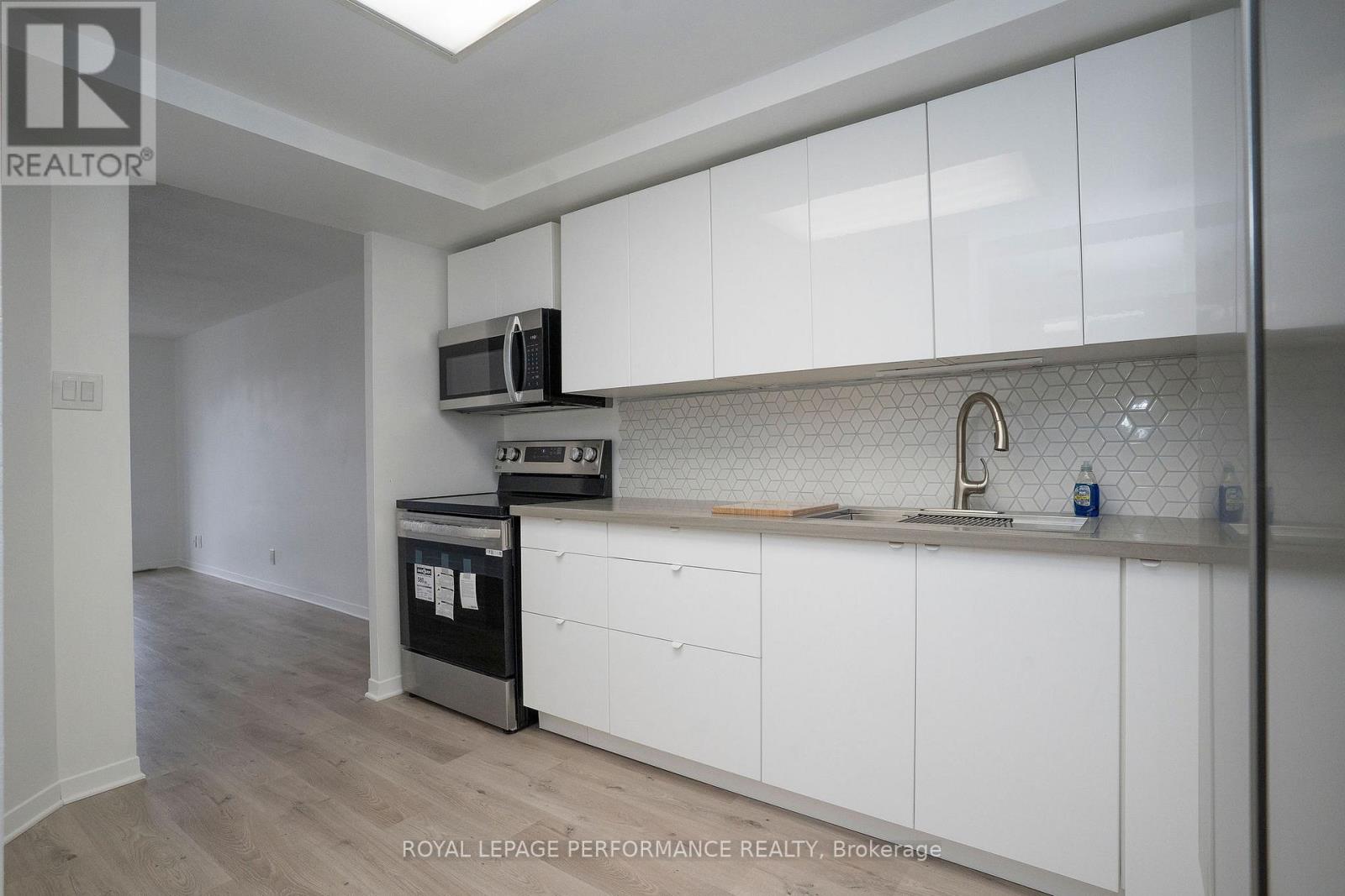 102 - 45 Holland Avenue, Ottawa, Ontario  K1Y 4S3 - Photo 8 - X12878730