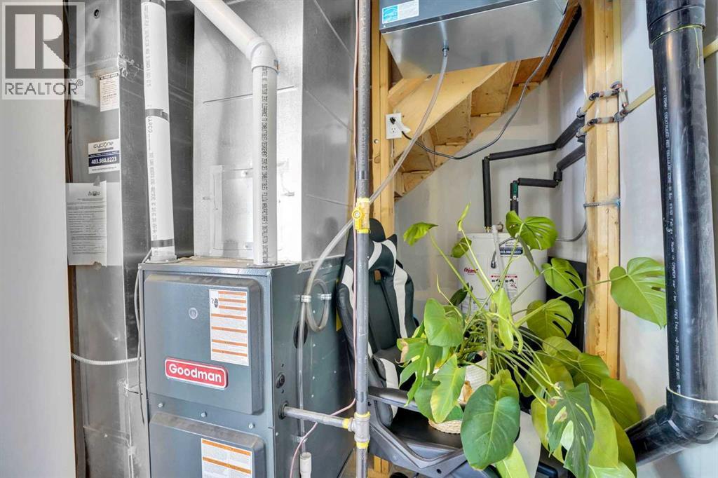 229 South Point Park Sw, Airdrie, Alberta  T4B 5G8 - Photo 6 - A2287375