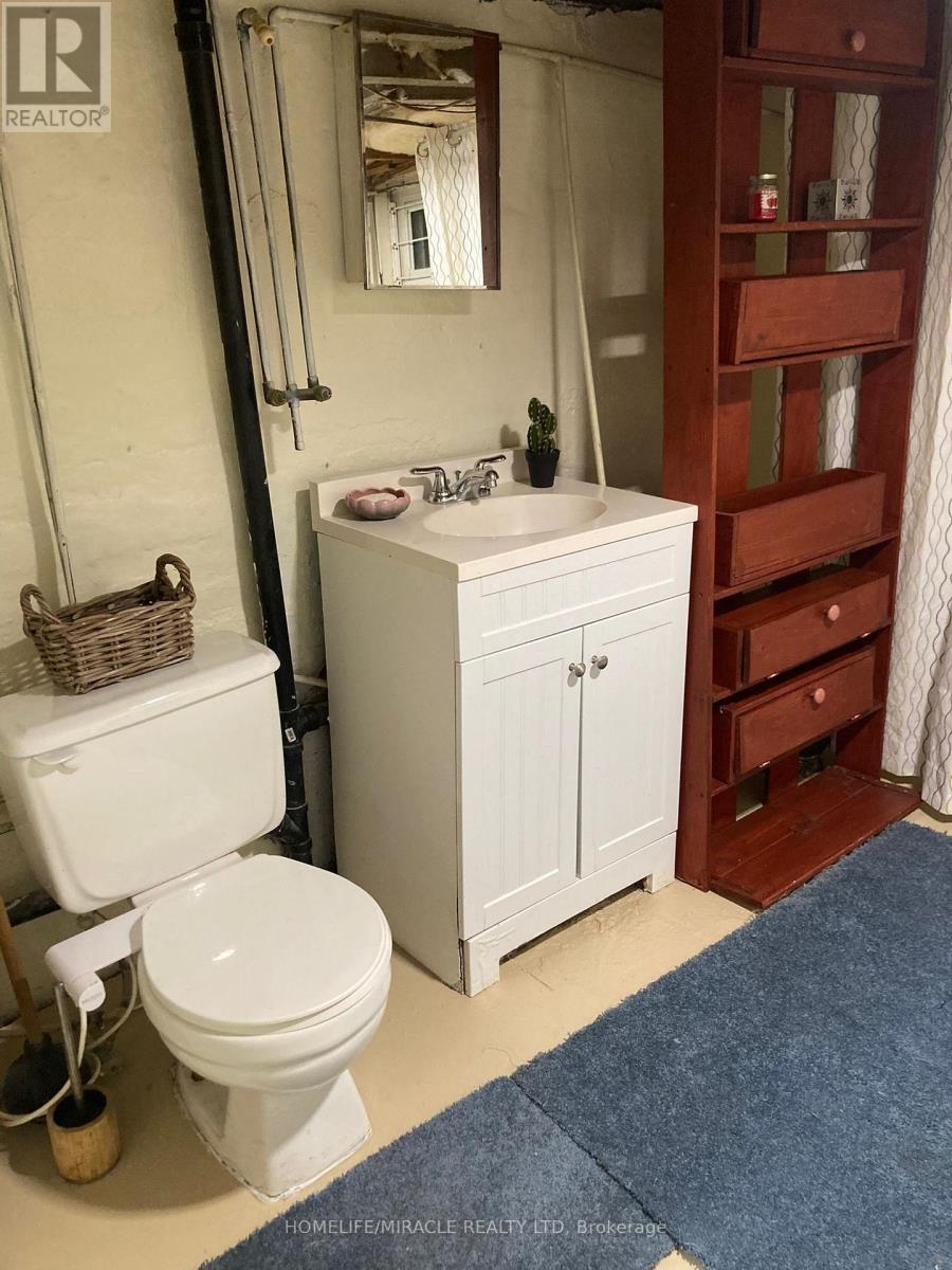 181 Centre Street N, Oshawa, Ontario  L1G 4C4 - Photo 4 - E12878734