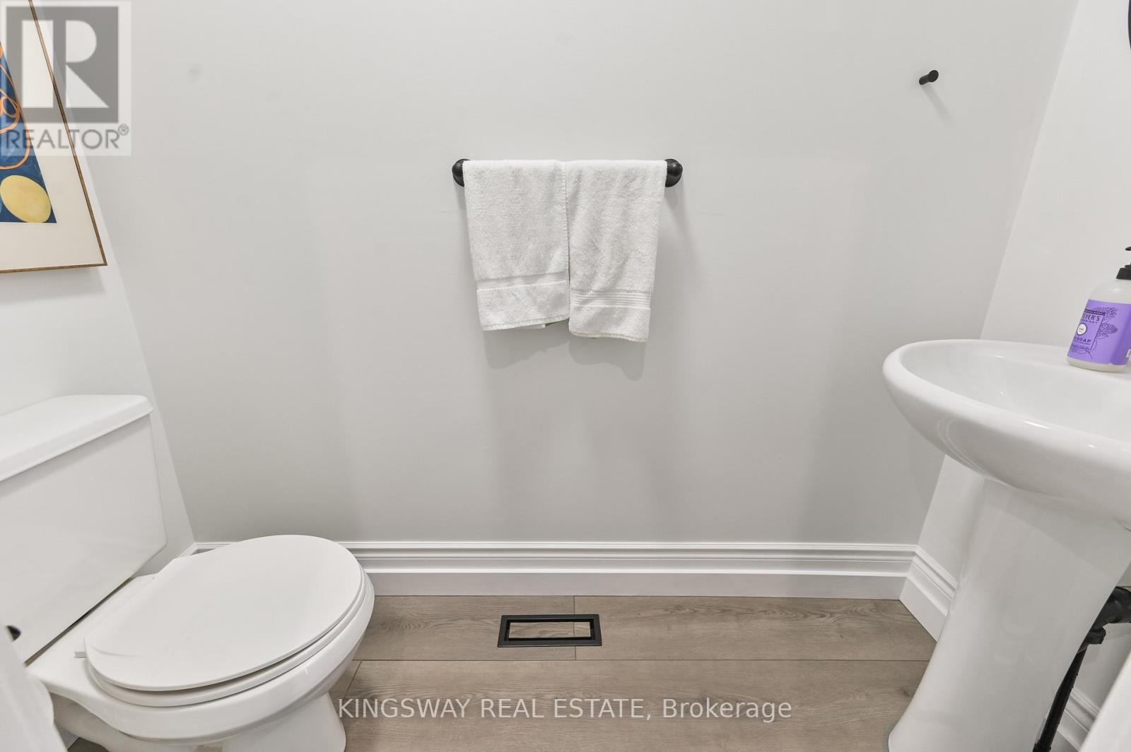 17 Amberhill Way, Aurora, Ontario  L4G 7E1 - Photo 17 - N12878682