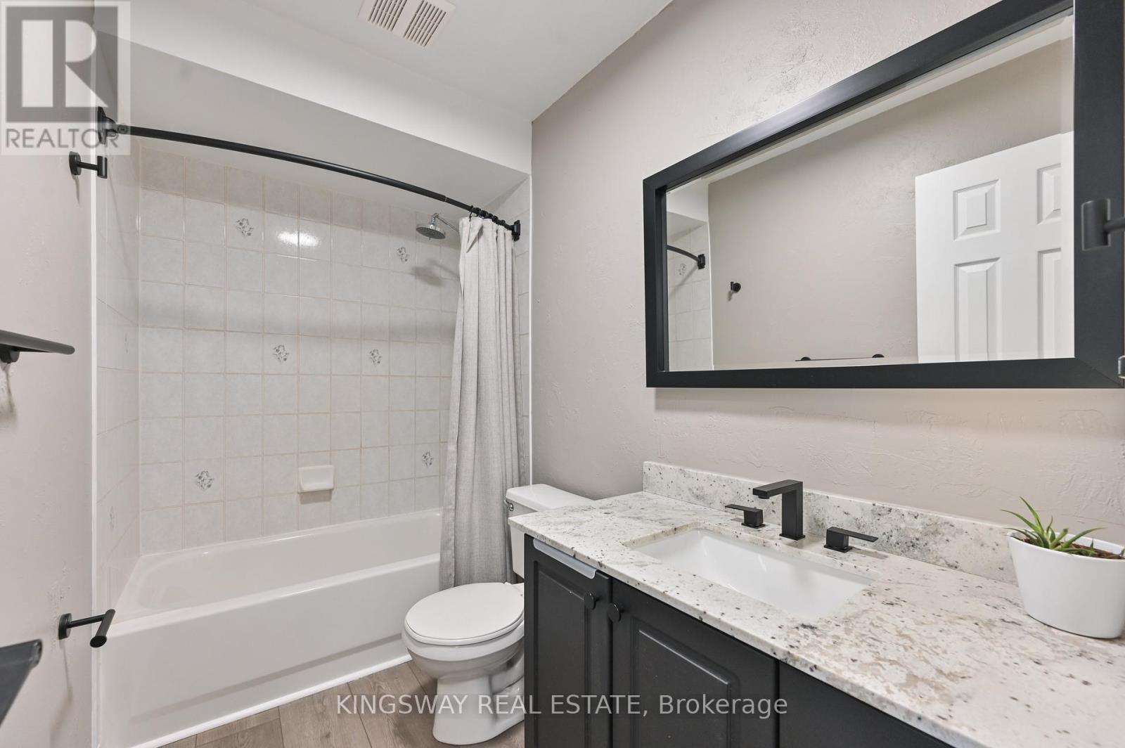 17 Amberhill Way, Aurora, Ontario  L4G 7E1 - Photo 29 - N12878682