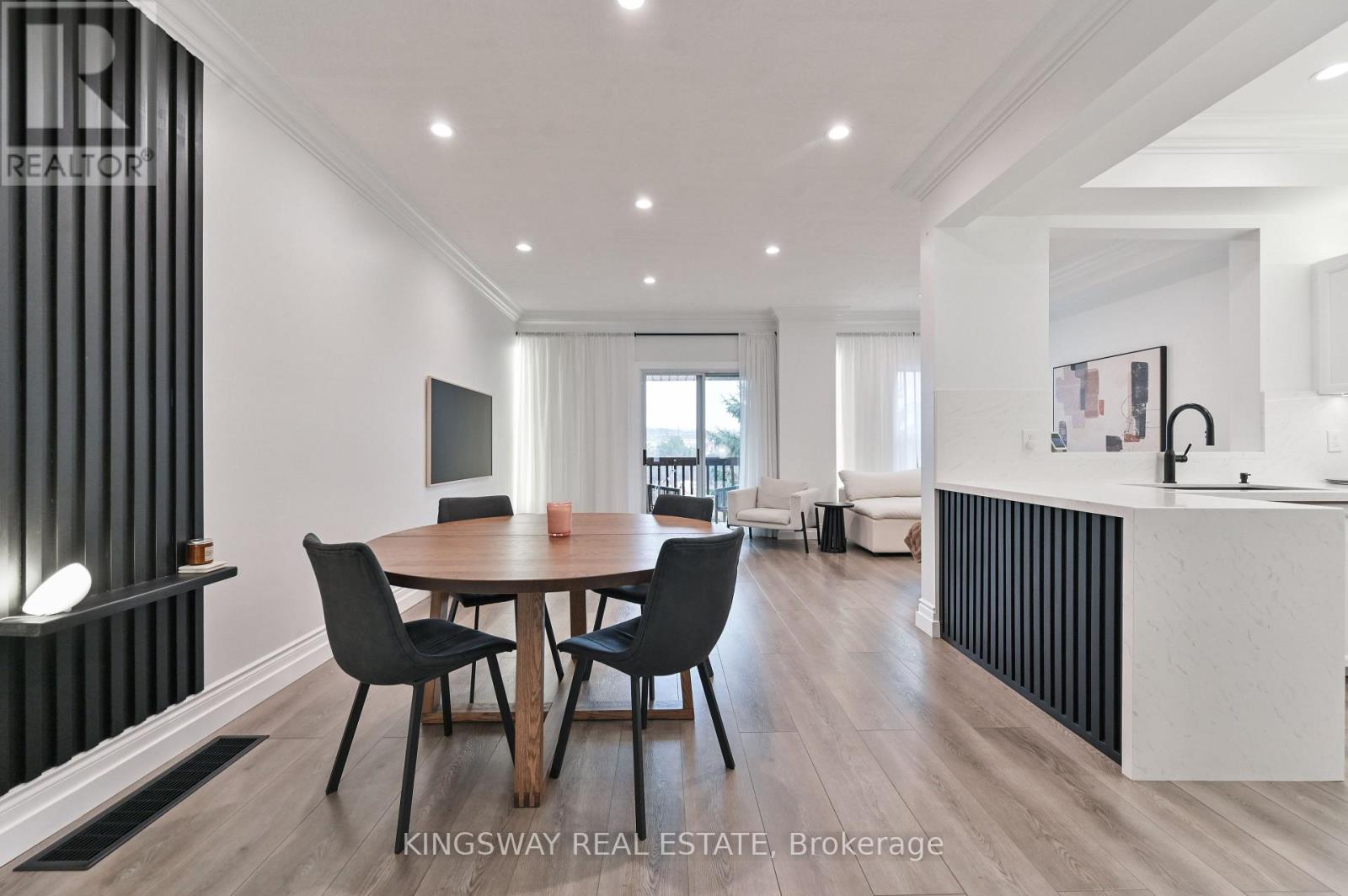 17 Amberhill Way, Aurora, Ontario  L4G 7E1 - Photo 5 - N12878682