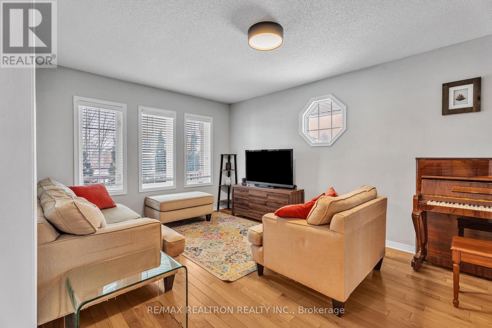 1434 Rankin Way, Innisfil, Ontario  L9S 0C5 - Photo 9 - N12878700