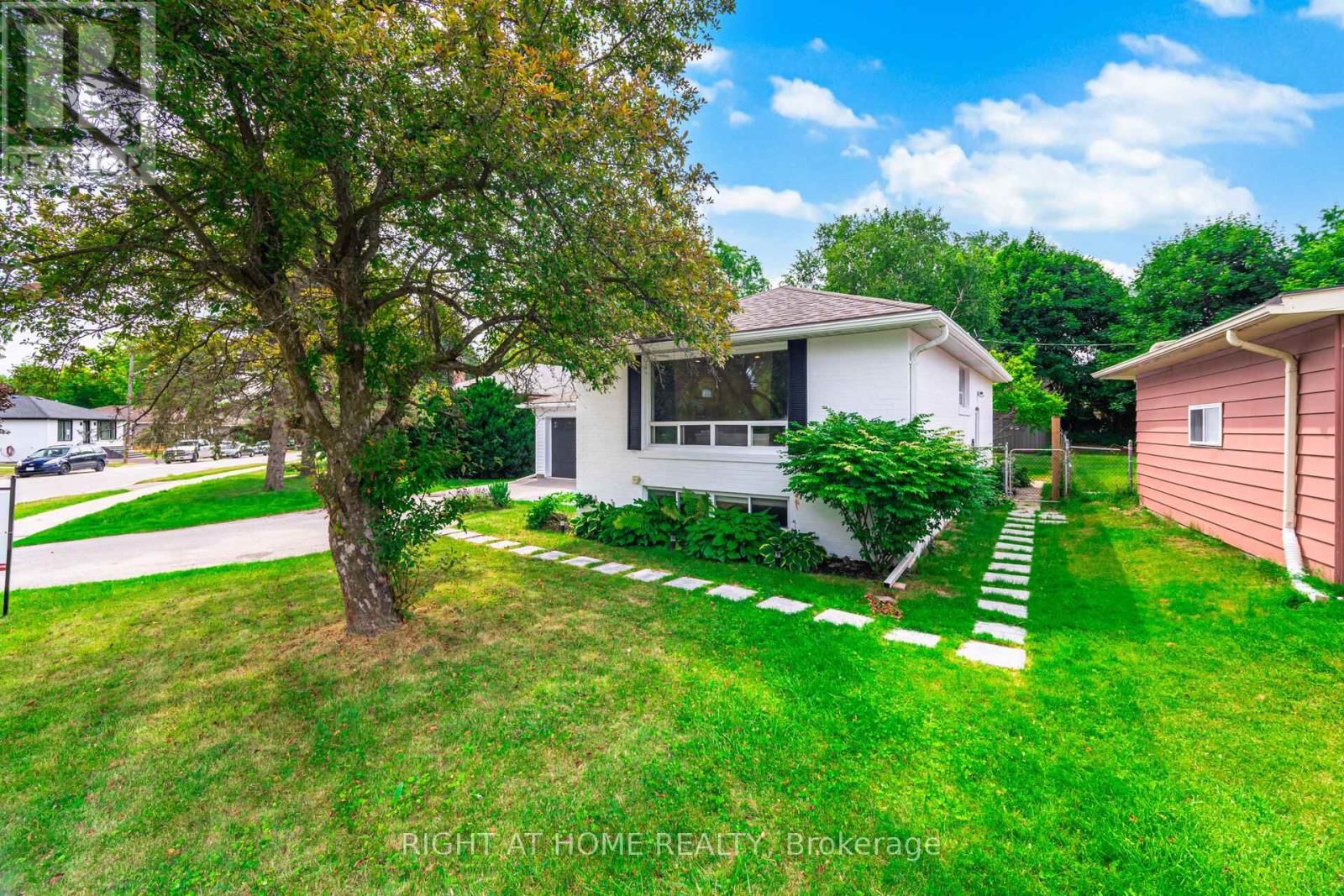 Main Floor - 15 Kemano Road, Aurora, Ontario  L4G 2Y2 - Photo 5 - N12878720