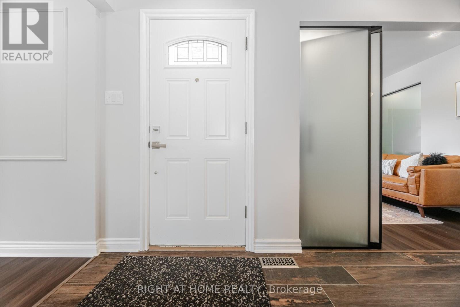 Main Floor - 15 Kemano Road, Aurora, Ontario  L4G 2Y2 - Photo 8 - N12878720