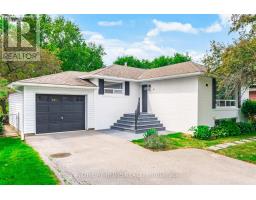 MAIN FLOOR - 15 KEMANO ROAD, Aurora, Ontario