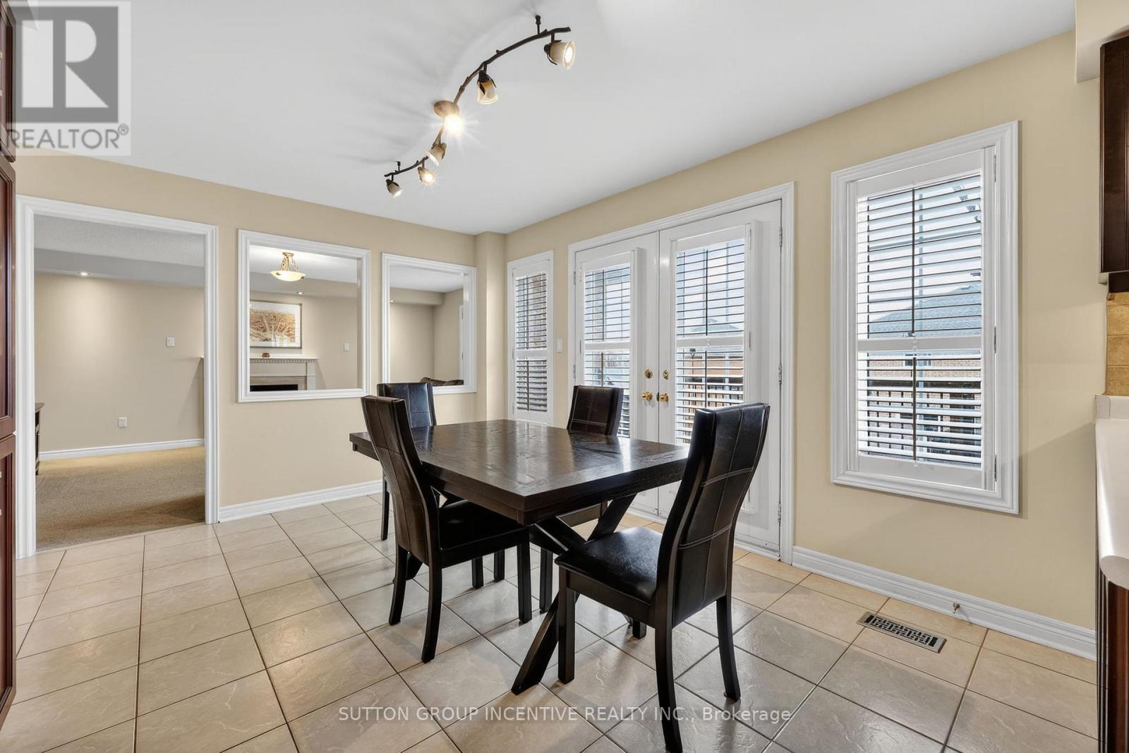 26 Prince Of Wales Drive, Barrie, Ontario  L4N 0T5 - Photo 11 - S12878688