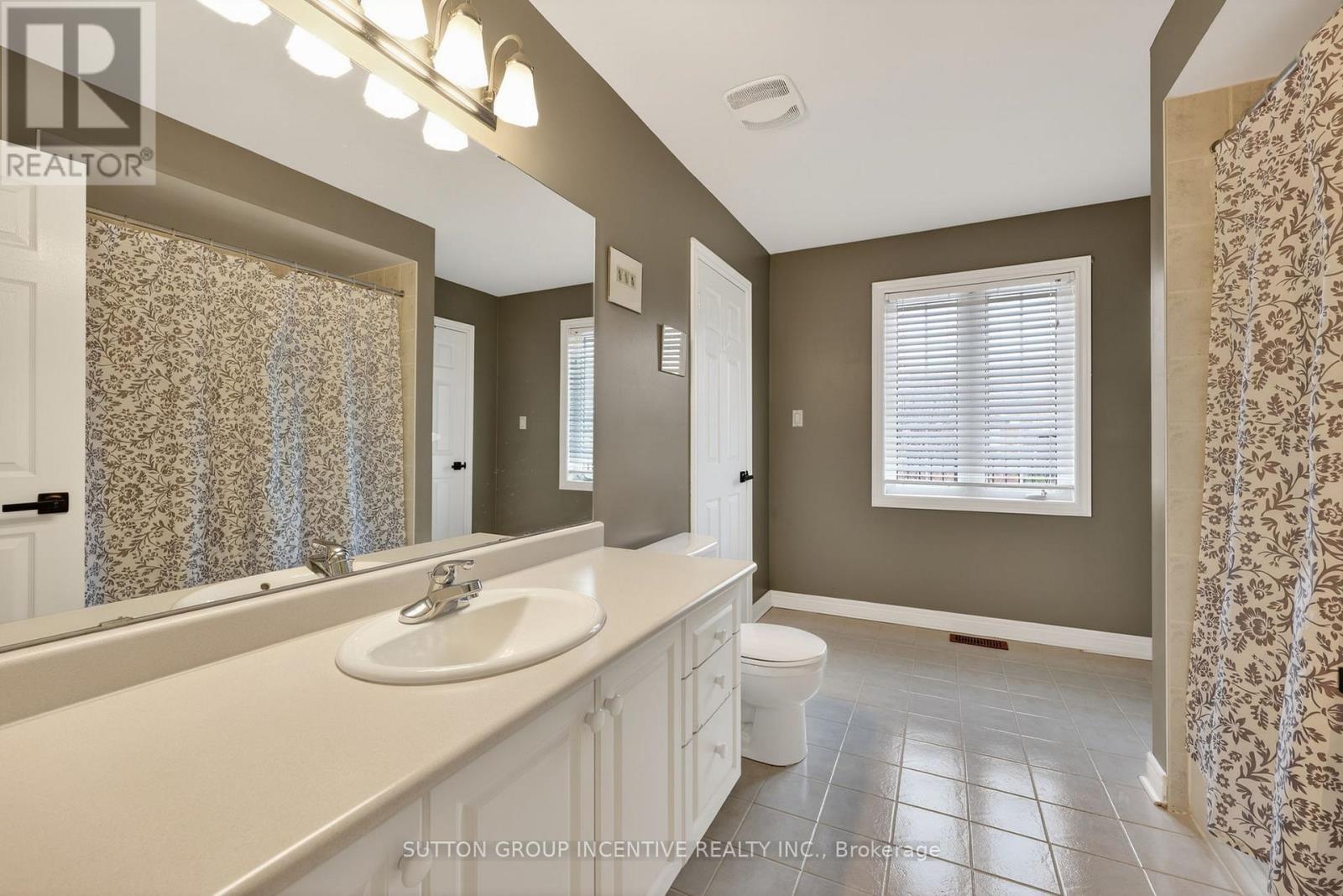 26 Prince Of Wales Drive, Barrie, Ontario  L4N 0T5 - Photo 24 - S12878688