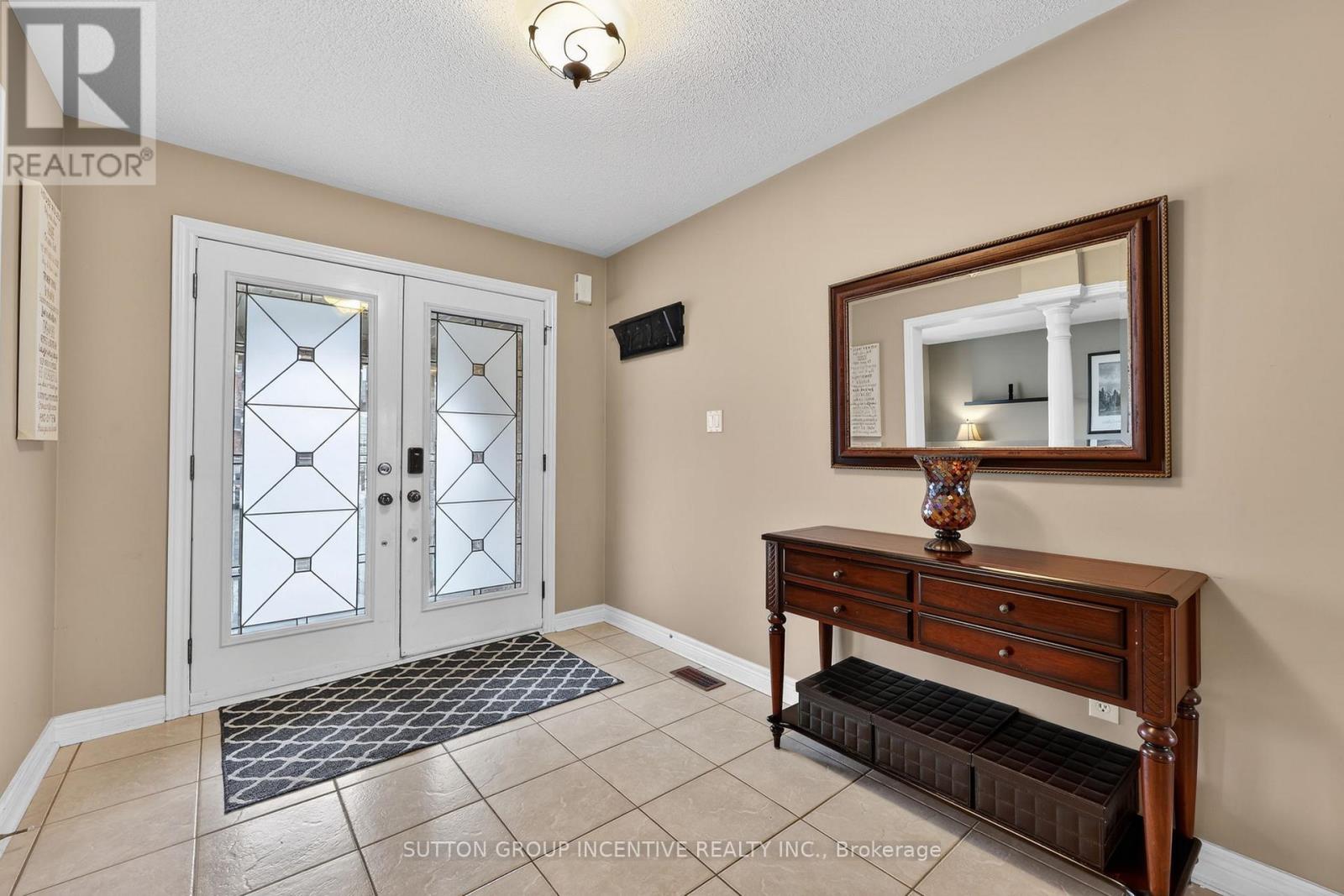 26 Prince Of Wales Drive, Barrie, Ontario  L4N 0T5 - Photo 3 - S12878688