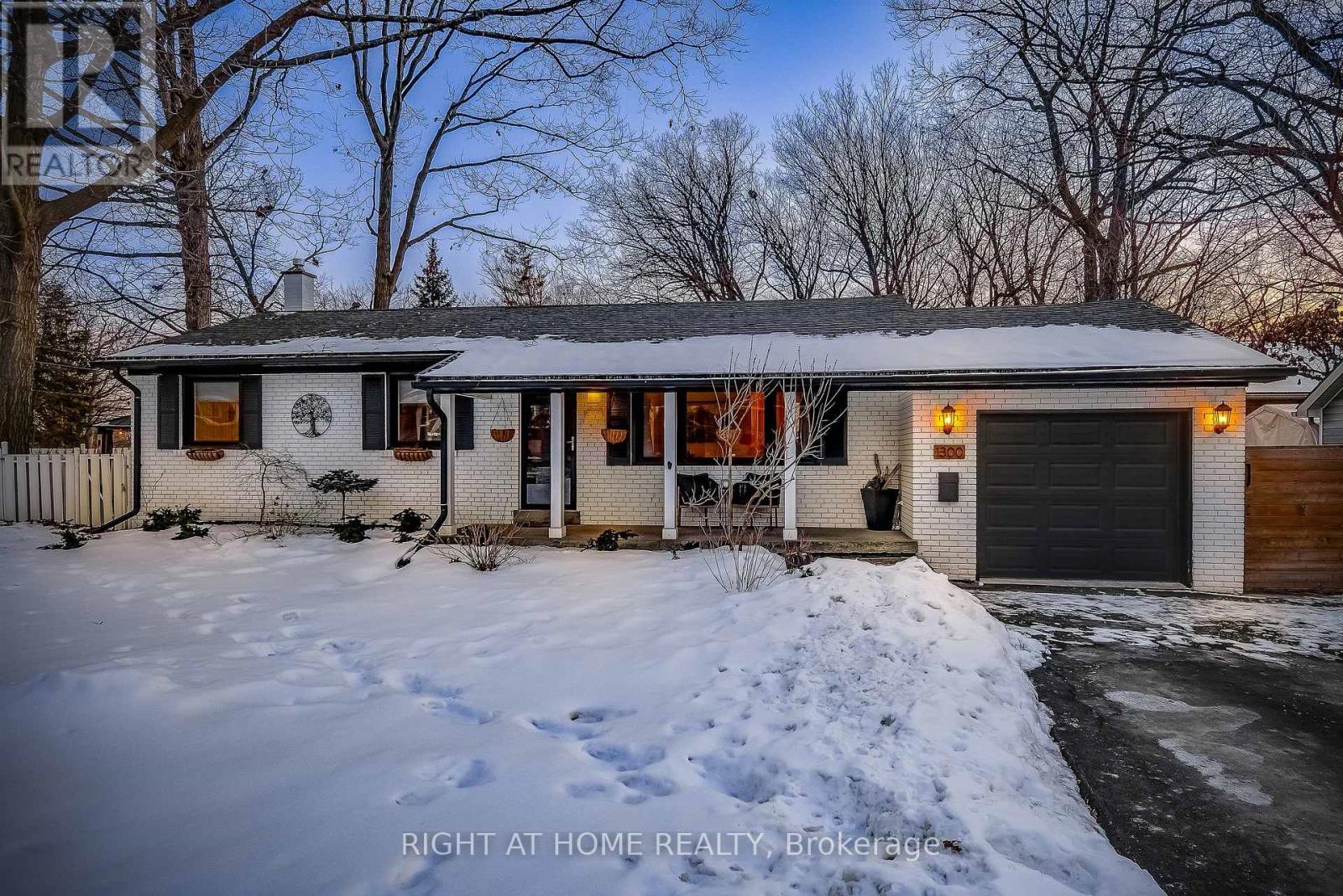 1300 PRINCETON CRESCENT, Burlington, Ontario