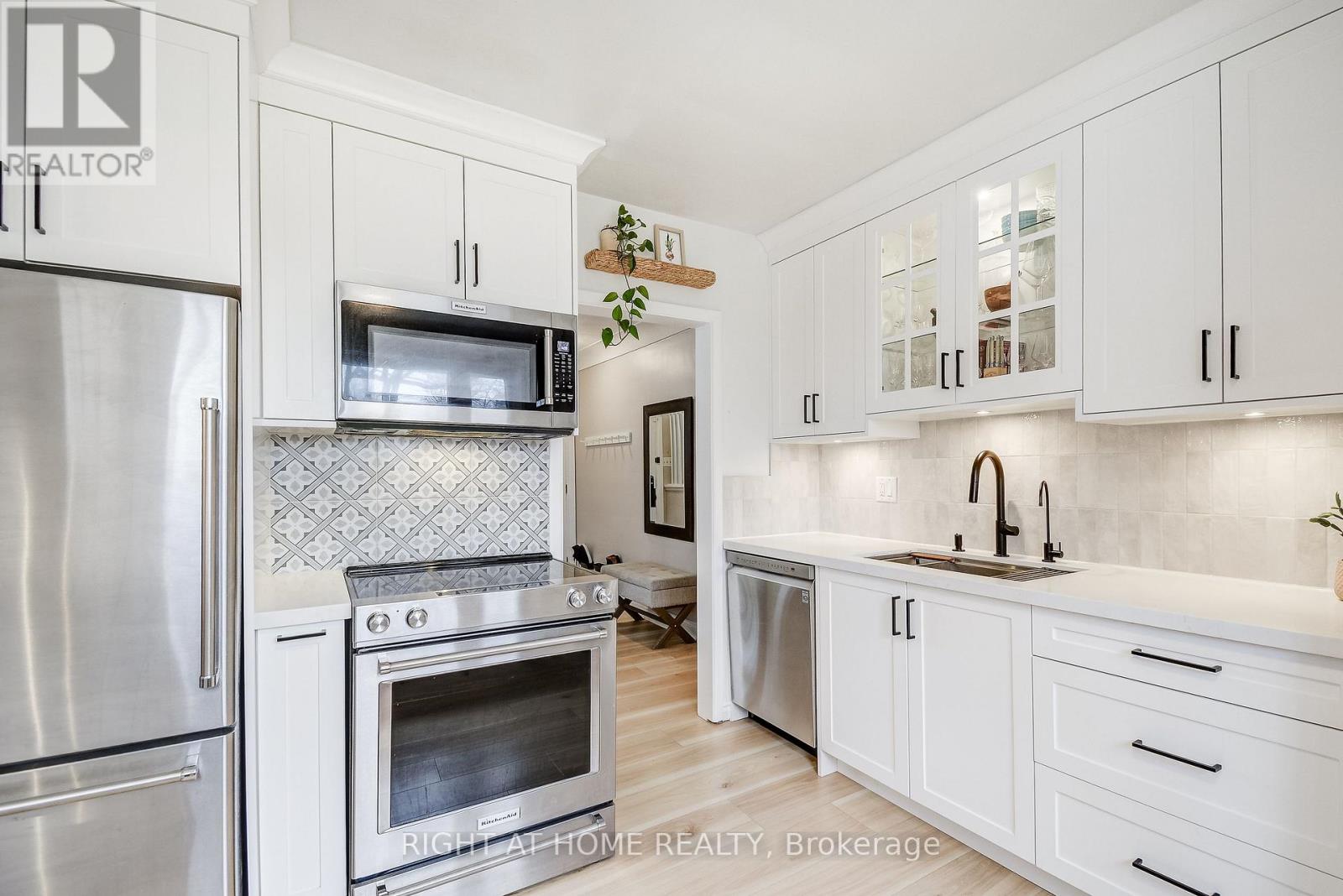 1300 Princeton Crescent, Burlington, Ontario  L7P 2K5 - Photo 20 - W12878690