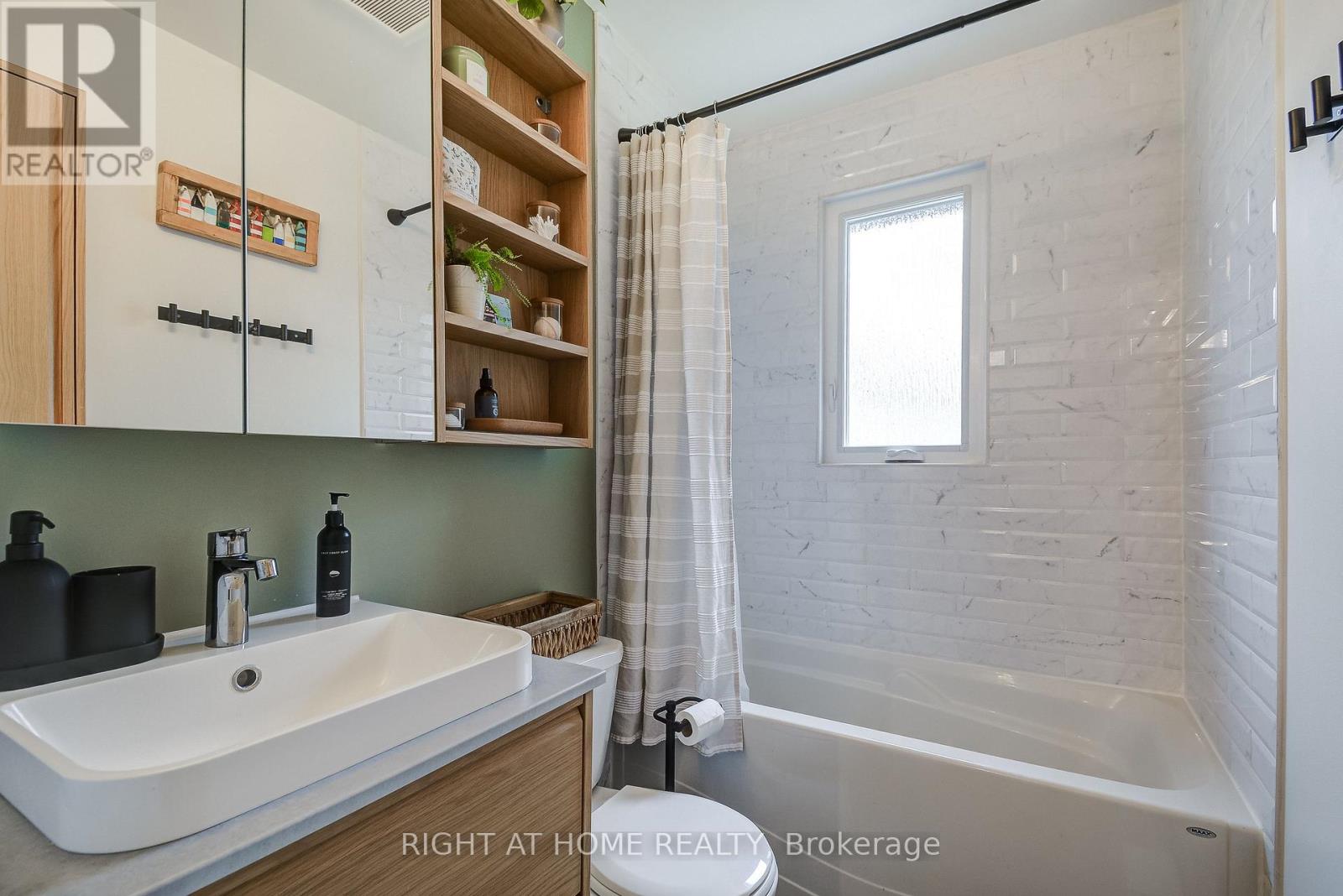 1300 Princeton Crescent, Burlington, Ontario  L7P 2K5 - Photo 25 - W12878690