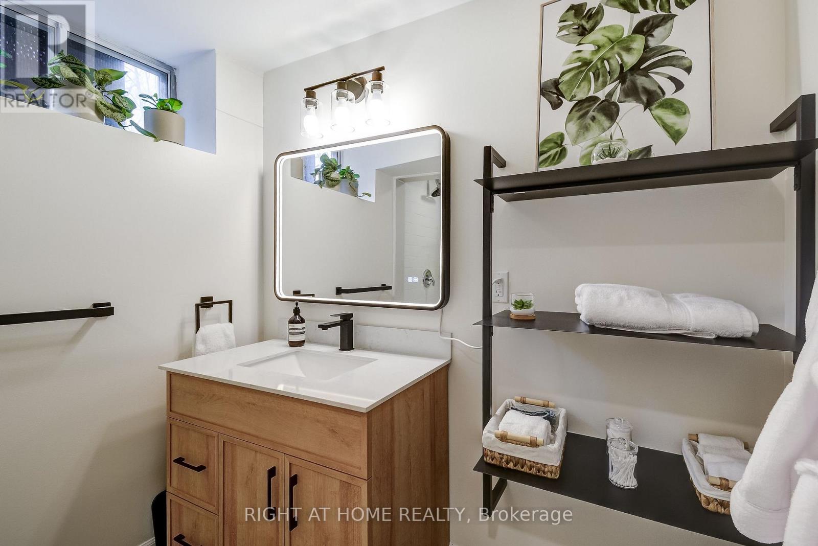 1300 Princeton Crescent, Burlington, Ontario  L7P 2K5 - Photo 26 - W12878690