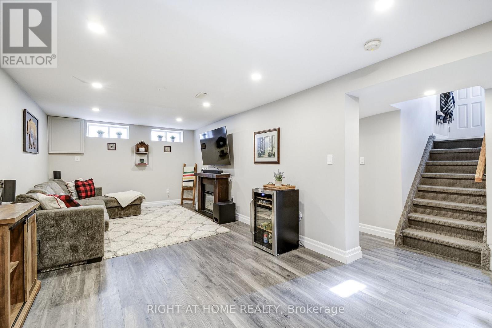 1300 Princeton Crescent, Burlington, Ontario  L7P 2K5 - Photo 28 - W12878690