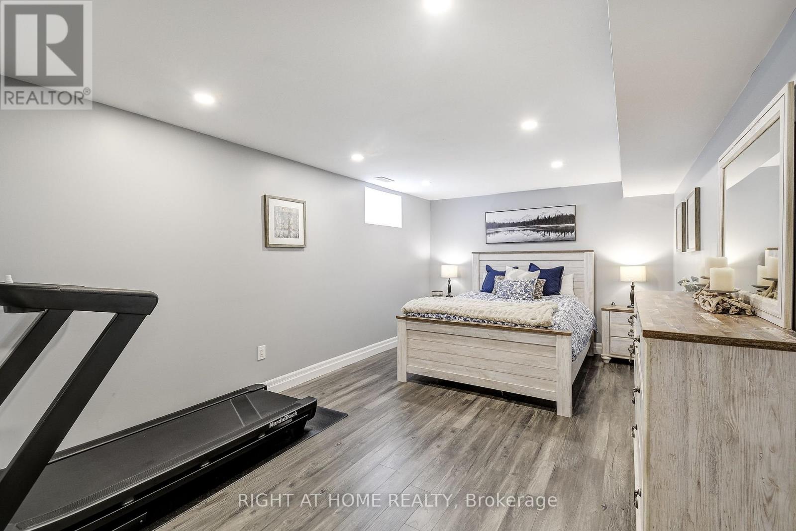 1300 Princeton Crescent, Burlington, Ontario  L7P 2K5 - Photo 30 - W12878690