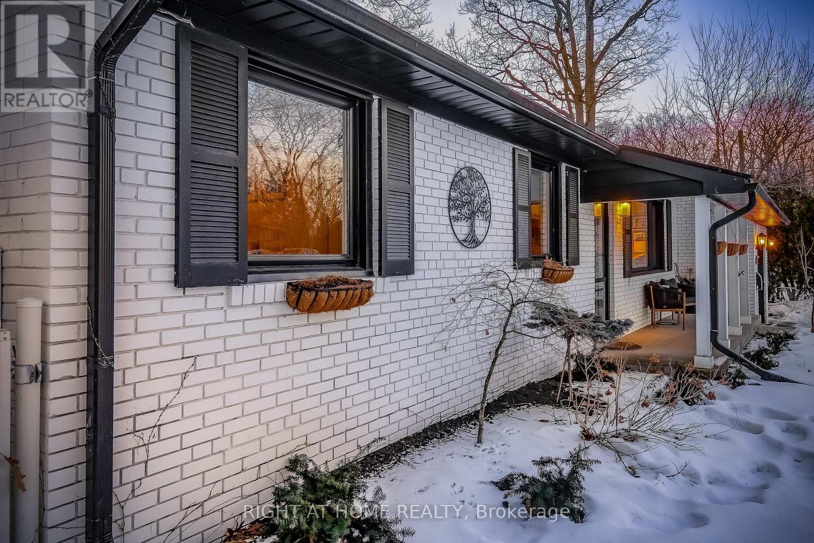 1300 Princeton Crescent, Burlington, Ontario  L7P 2K5 - Photo 31 - W12878690