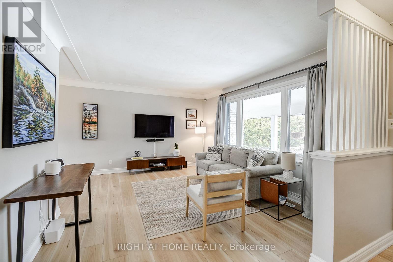 1300 Princeton Crescent, Burlington, Ontario  L7P 2K5 - Photo 4 - W12878690