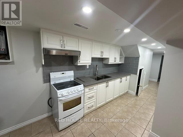 Bsmt - 3069 Ireson Court, Mississauga, Ontario  L4T 1N7 - Photo 2 - W12878706