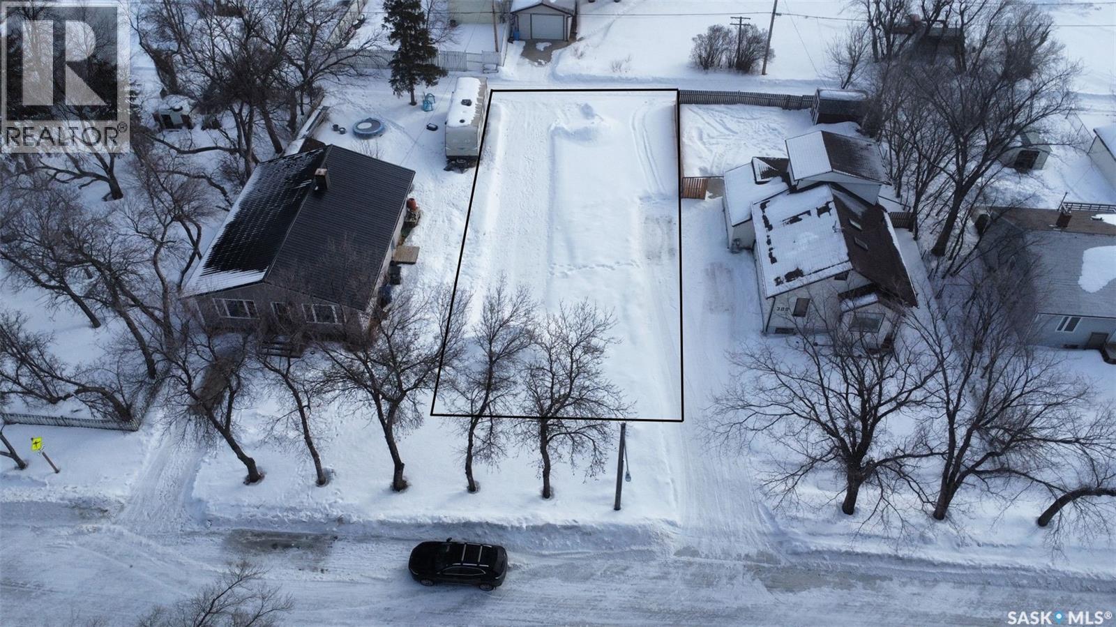 307 3rd Street W, Wynyard, Saskatchewan  S0A 4T0 - Photo 2 - SK030276