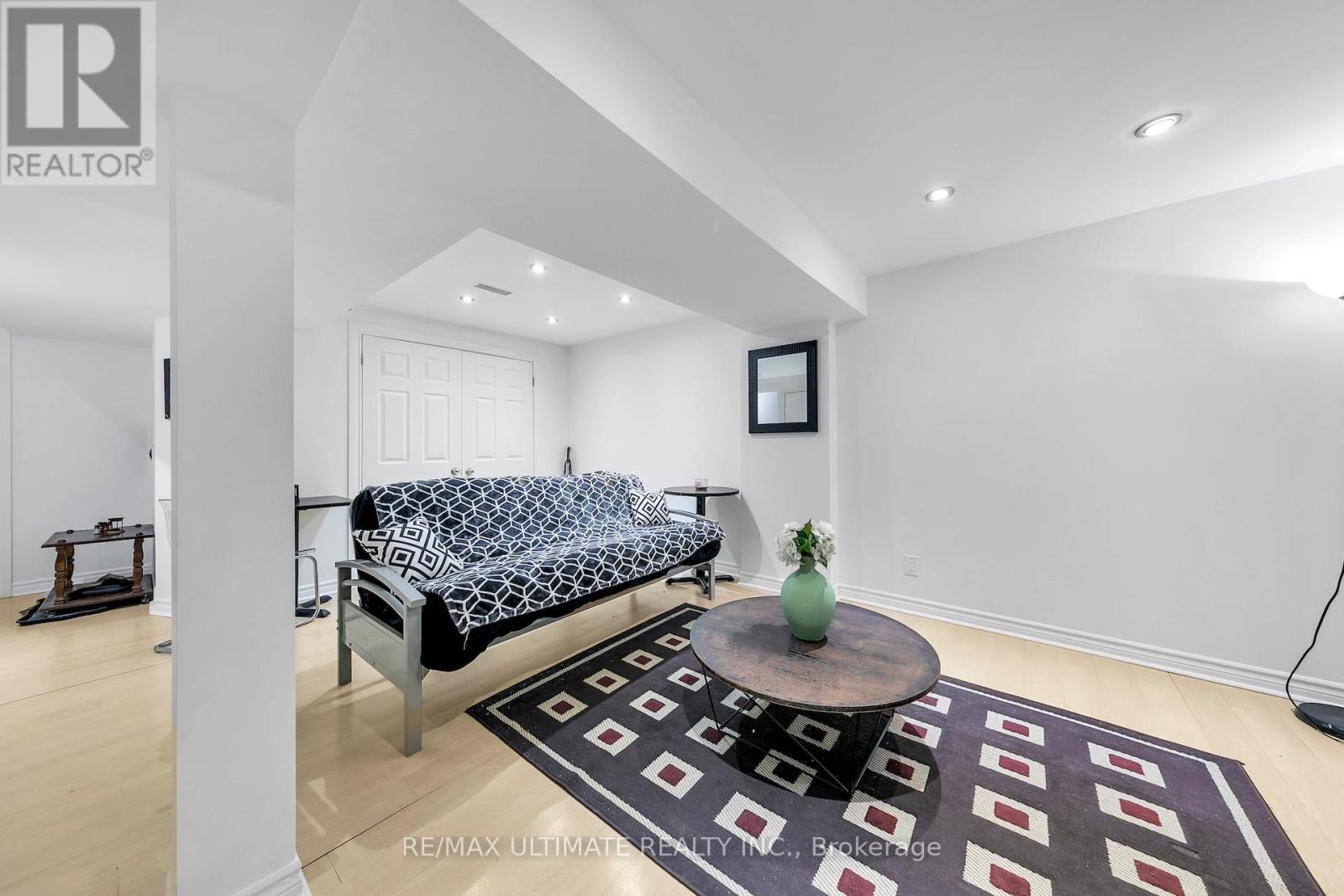 8 Kinney Gate, Vaughan (Maple), Ontario  L6A 2S3 - Photo 35 - N12869292