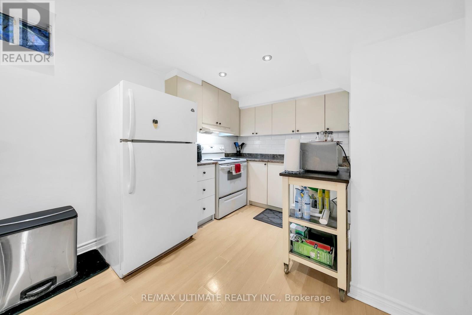 8 Kinney Gate, Vaughan (Maple), Ontario  L6A 2S3 - Photo 37 - N12869292