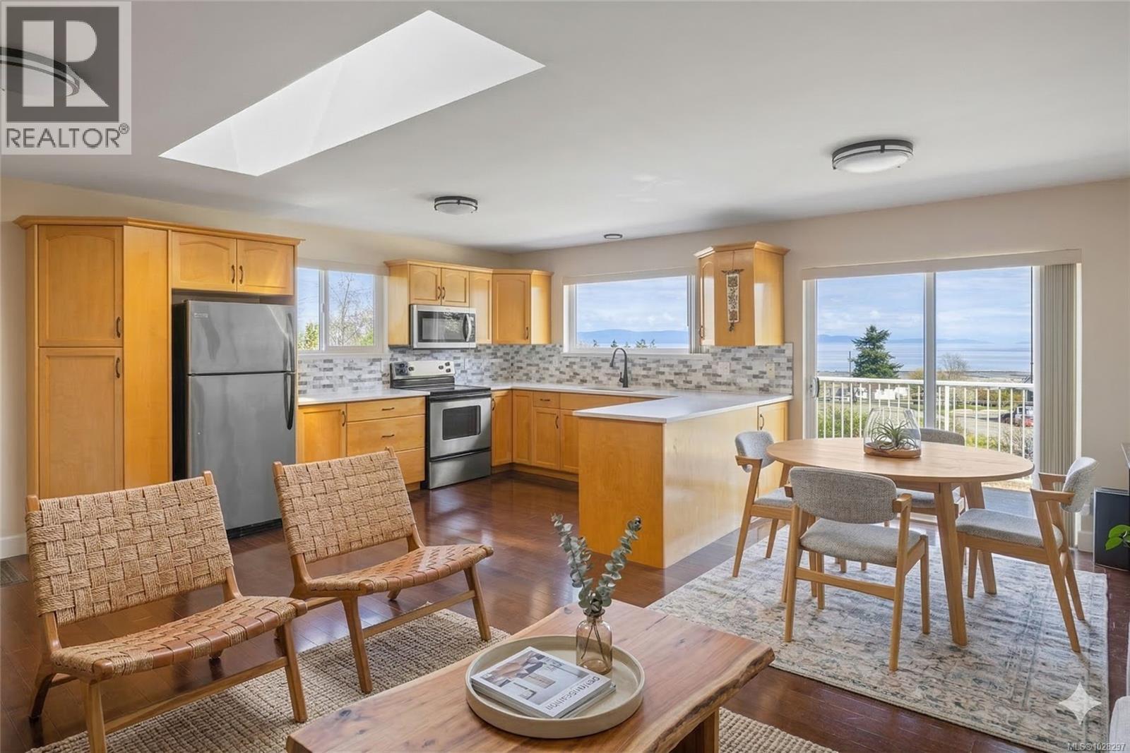 3021 Raymur Pl, Qualicum Beach, British Columbia  V9K 2N9 - Photo 5 - 1028297