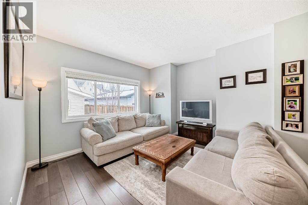 10 Reunion Grove Nw, Airdrie, Alberta  T4B 0Z7 - Photo 9 - A2292885