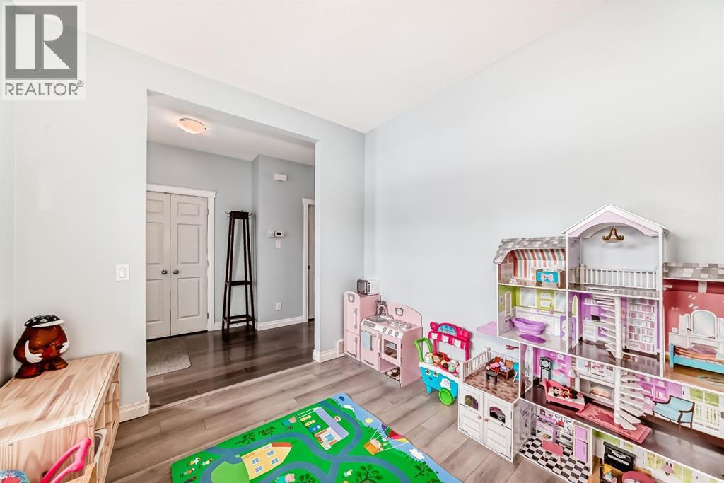 10 Reunion Grove Nw, Airdrie, Alberta  T4B 0Z7 - Photo 13 - A2292885