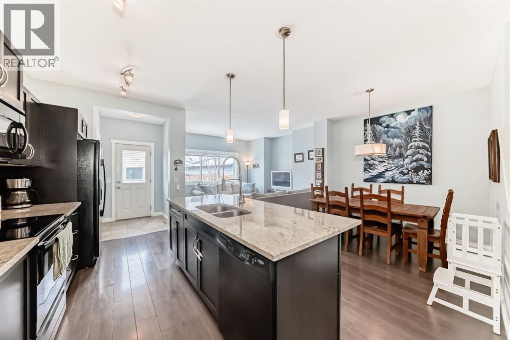 10 Reunion Grove Nw, Airdrie, Alberta  T4B 0Z7 - Photo 5 - A2292885