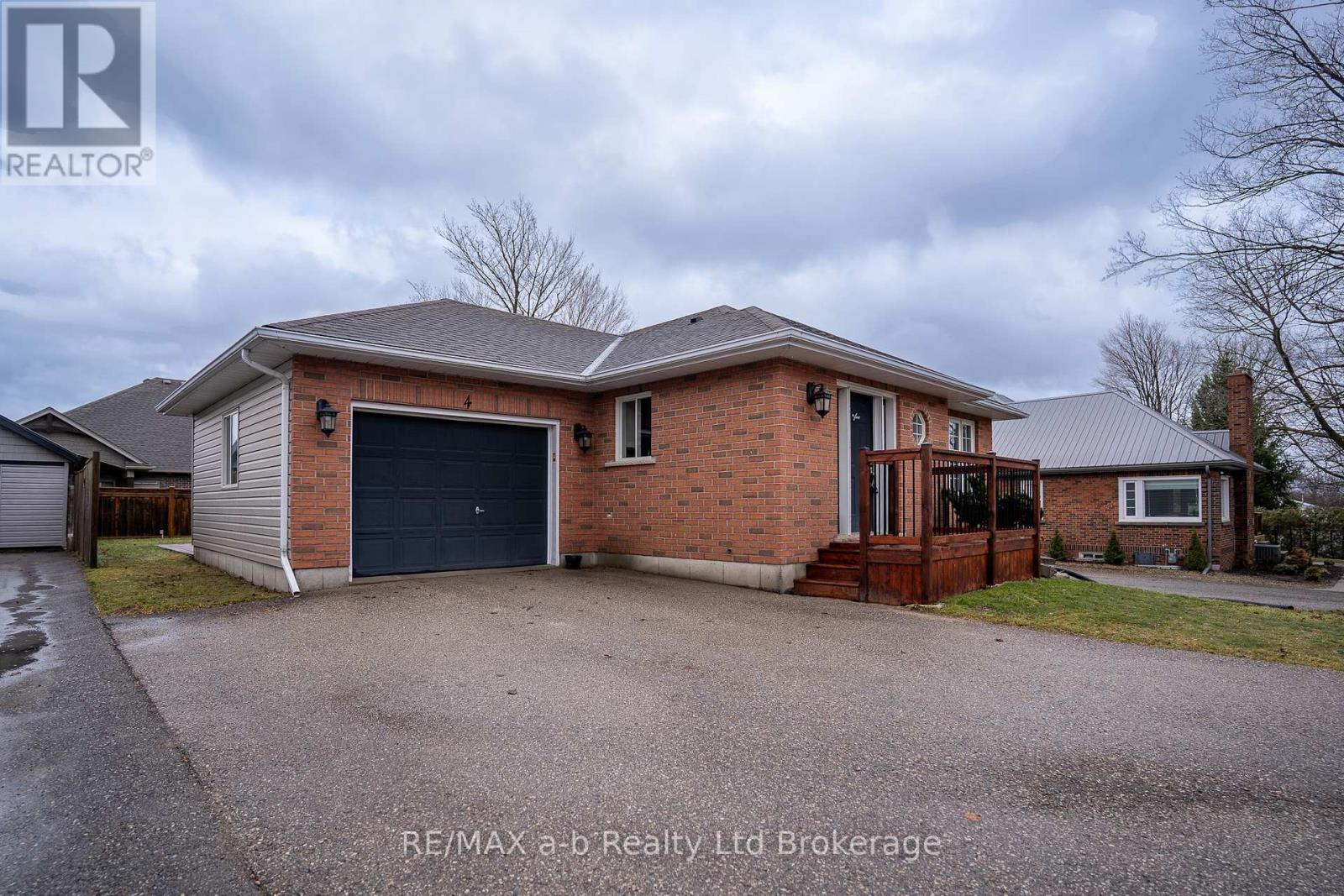 4 GEORGE STREET, Norwich, Ontario