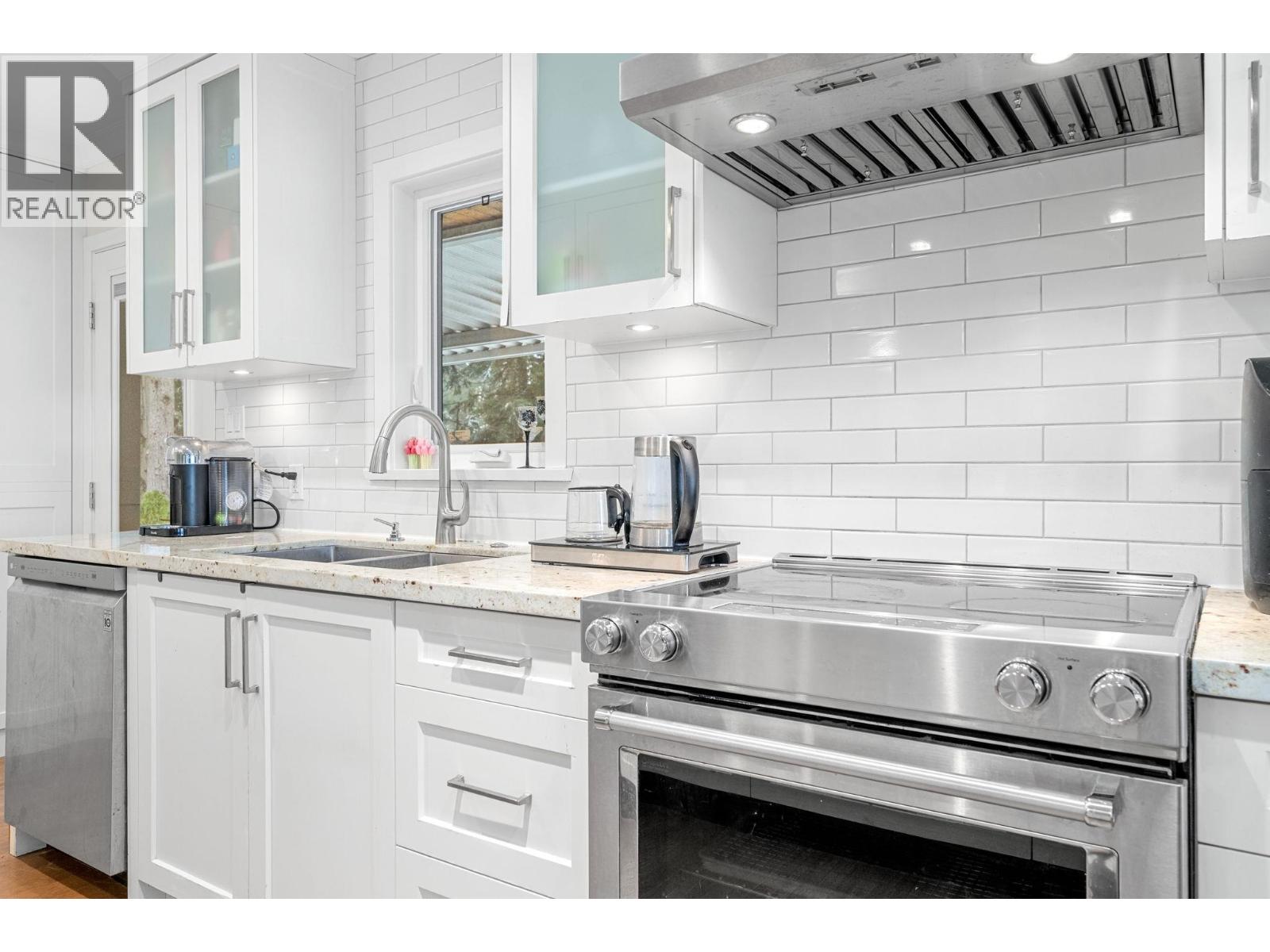 3990 Delbrook Avenue, North Vancouver, British Columbia  V7N 3Z8 - Photo 17 - R3099475