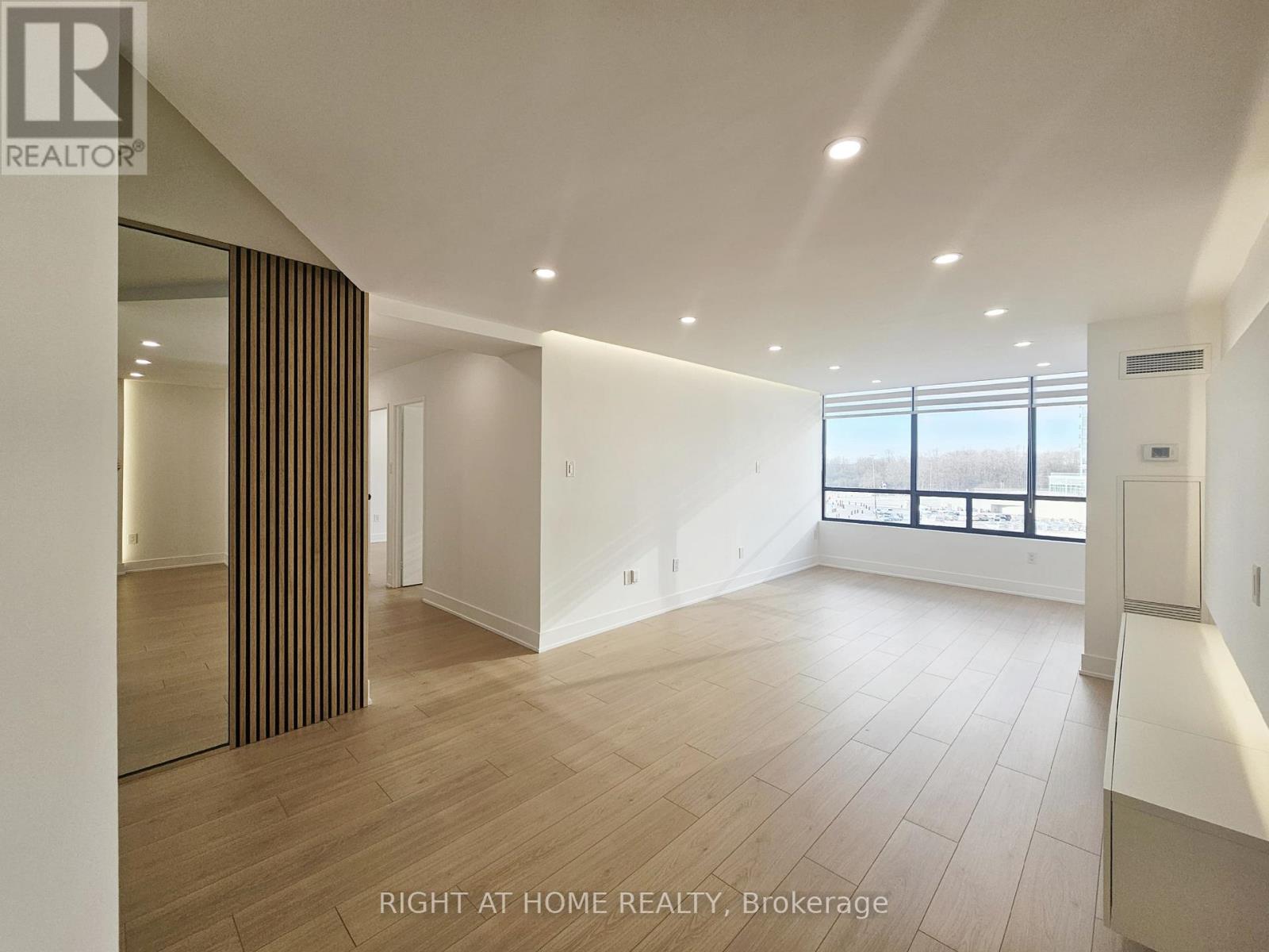 512 - 7460 Bathurst Street, Vaughan, Ontario  L4J 7K9 - Photo 5 - N12876114