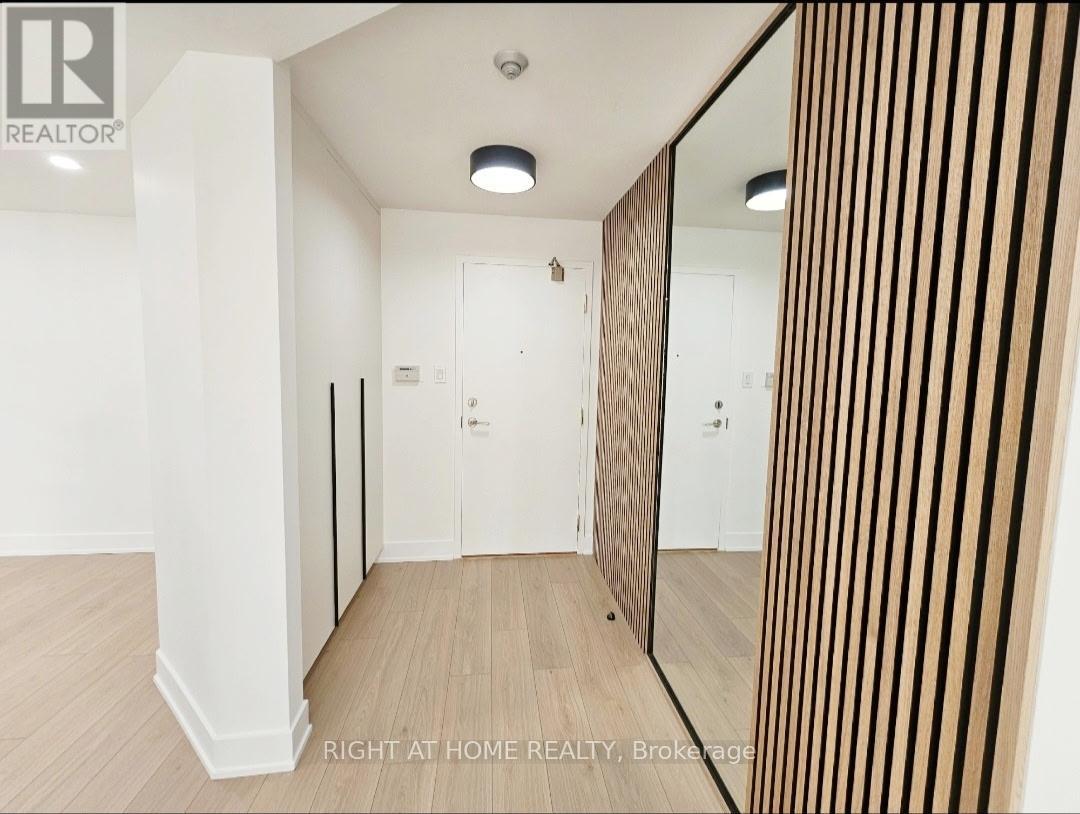 512 - 7460 Bathurst Street, Vaughan, Ontario  L4J 7K9 - Photo 3 - N12876114