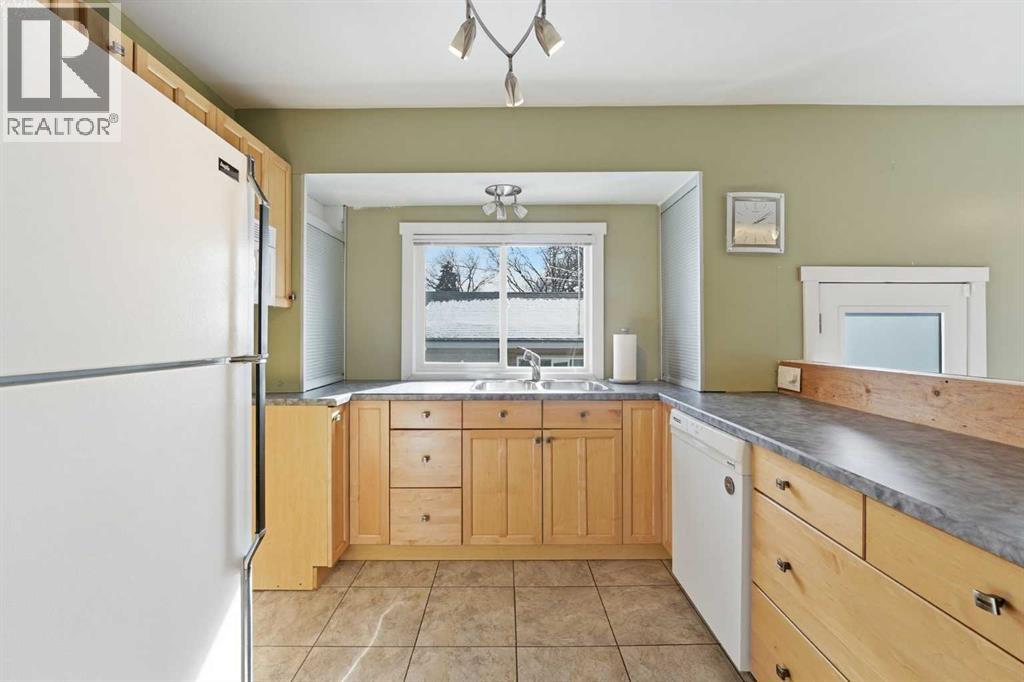 1 Thorncliffe Crescent Nw, Calgary, Alberta  T2K 3A9 - Photo 11 - A2290536