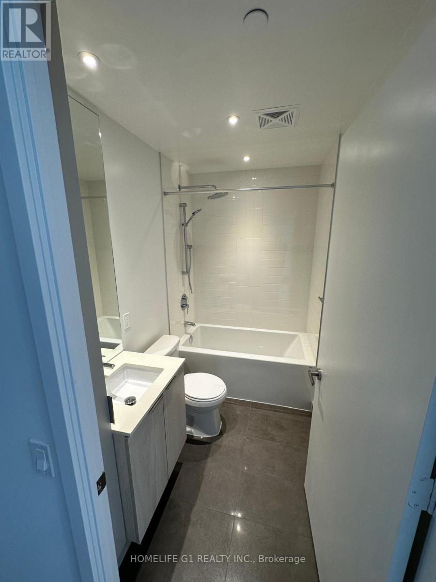 1511 - 448 Burnhamthorpe Road W, Mississauga, Ontario  L5B 0R4 - Photo 13 - W12878624