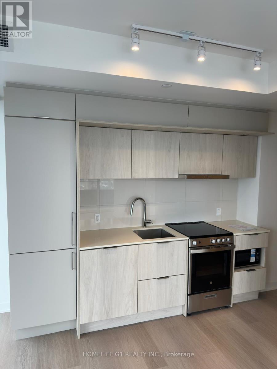 1511 - 448 Burnhamthorpe Road W, Mississauga, Ontario  L5B 0R4 - Photo 4 - W12878624