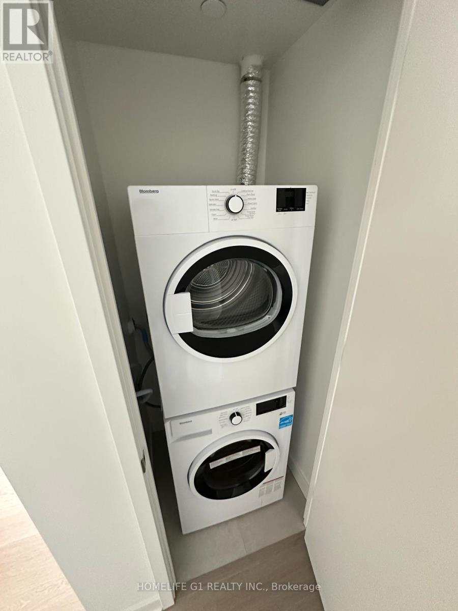 1511 - 448 Burnhamthorpe Road W, Mississauga, Ontario  L5B 0R4 - Photo 14 - W12878624